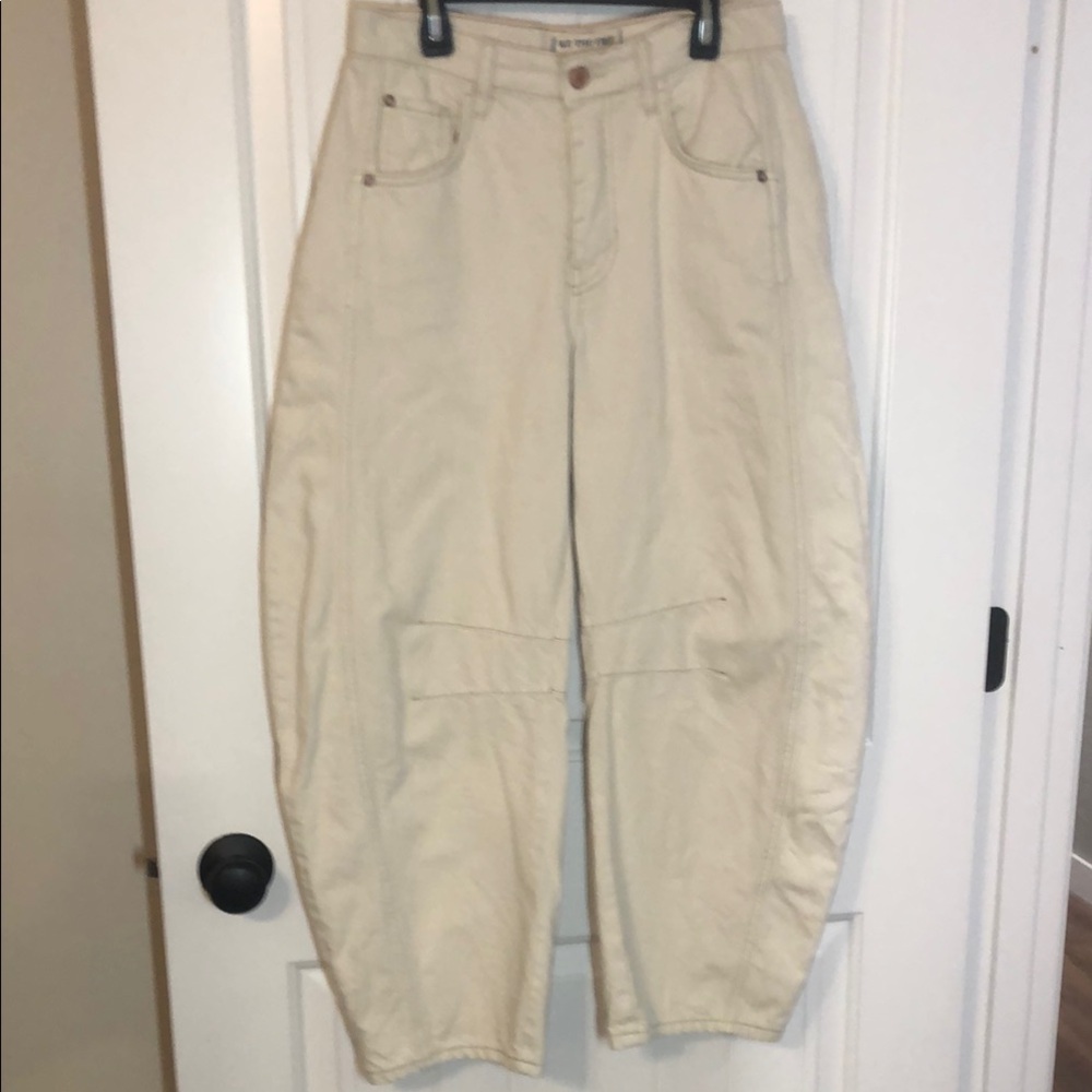 We The Free Cream Barrel Jeans size 24